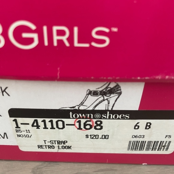 BCBG T-Strap vintage Retro style heels - Picture 9 of 11